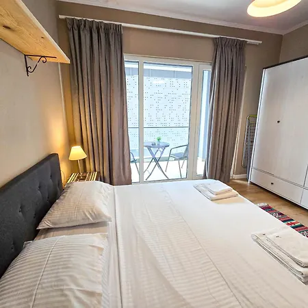 Emerald Luxury 1bd Apartment *