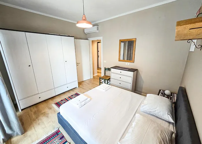 Emerald Luxury 1bd * Tirana