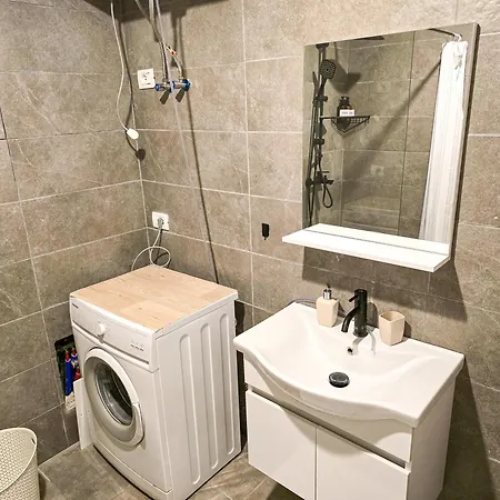 Emerald Luxury 1bd Apartment Tirana