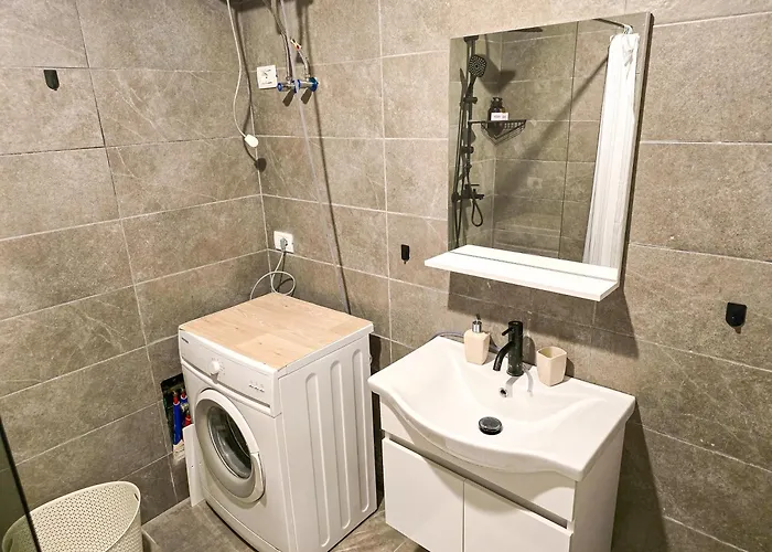 Emerald Luxury 1bd Apartment Tirana